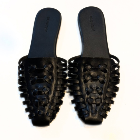 Old Navy Faux Leather Woven Mules Black Size 8 - Picture 2 of 6